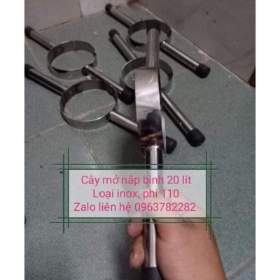 1 cây mở nắp vặn 5galon